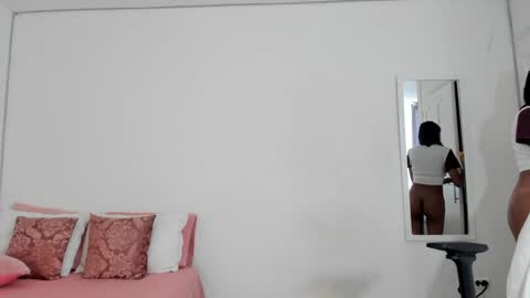 Snapshot of miaa_z chatting on 02-03-25, 03:49 Miaa online show from 02-03-25, 03:49