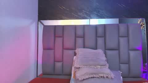 Mia online show from 11-15-25, 12:02