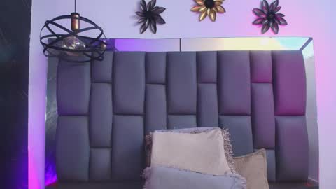 Mia online show from 01-10-26, 12:07