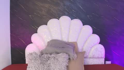 Mia online show from 03-18-26, 12:08