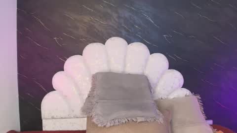 Mia online show from 03-20-26, 12:10