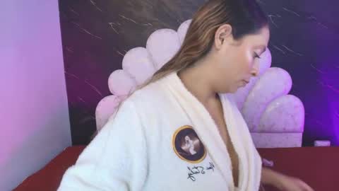 Snapshot of miaabrown__ chatting on 04-24-26, 12:07 Mia online show from 04-24-26, 12:07