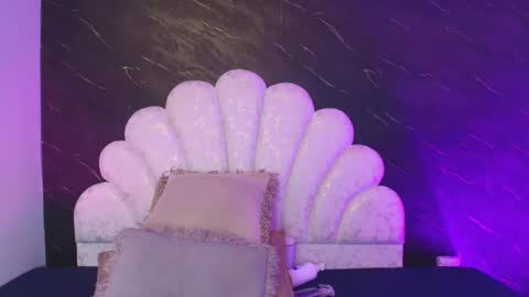 Snapshot of miaabrown__ chatting on 05-11-26, 12:11 Mia online show from 05-11-26, 12:11