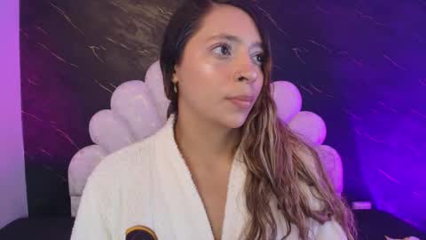 Snapshot of miaabrown__ chatting on 05-13-26, 12:02 Mia online show from 05-13-26, 12:02