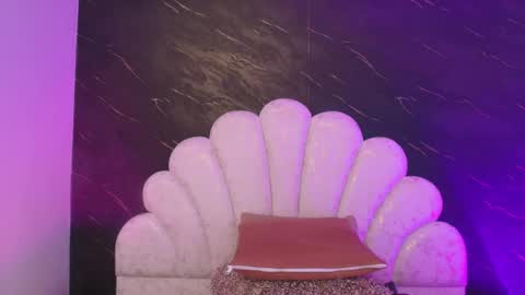 Snapshot of miaabrown__ chatting on 05-16-26, 12:04 Mia online show from 05-16-26, 12:04