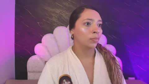 Snapshot of miaabrown__ chatting on 05-26-26, 12:01 Mia online show from 05-26-26, 12:01