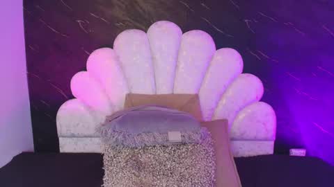 Snapshot of miaabrown__ chatting on 05-27-26, 12:02 Mia online show from 05-27-26, 12:02