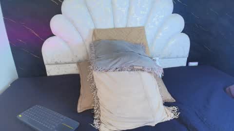 Snapshot of miaabrown__ chatting on 05-30-26, 12:02 Mia online show from 05-30-26, 12:02