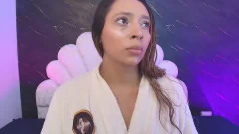 Snapshot of miaabrown__ chatting on 06-05-26, 12:11 Mia online show from 06-05-26, 12:11