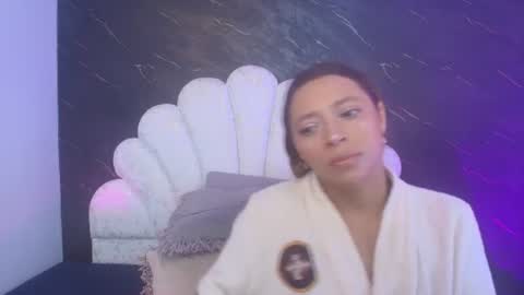 Snapshot of miaabrown__ chatting on 06-12-26, 12:04 Mia online show from 06-12-26, 12:04
