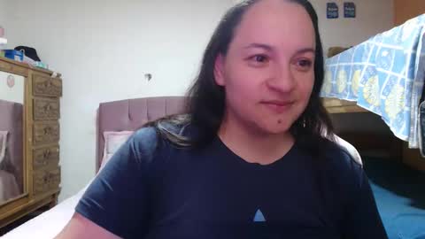 Snapshot of miaabrownn chatting on 05-05-26, 06:27 MIA online show from 05-05-26, 06:27
