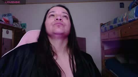 Snapshot of miaabrownn chatting on 05-15-26, 06:37 MIA online show from 05-15-26, 06:37