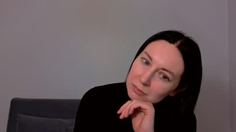 Snapshot of miaalluring chatting on 02-16-26, 06:15 Mia online show from 02-16-26, 06:15