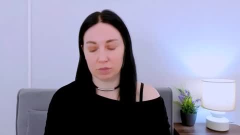 Mia online show from 04-02-26, 03:20