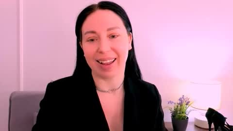 Snapshot of miaalluring chatting on 04-24-26, 03:25 Mia online show from 04-24-26, 03:25