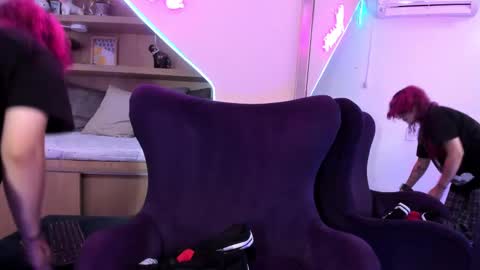 Mia online show from 03-05-25, 12:33