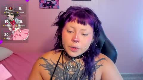 Snapshot of miaamane02 chatting on 04-22-26, 01:12 Mia online show from 04-22-26, 01:12