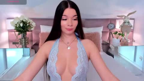 Snapshot of miaamuse chatting on 04-28-26, 07:30 Mia online show from 04-28-26, 07:30