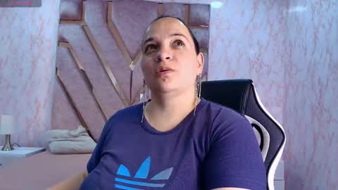 Im Miss Mia online show from 12-13-25, 08:36