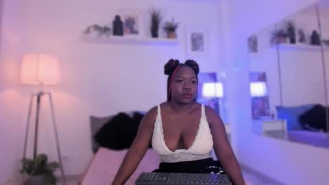 Snapshot of miaarossee chatting on 02-17-26, 11:07 Mia Rosse online show from 02-17-26, 11:07