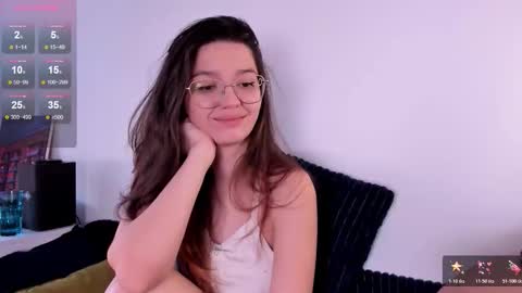 Snapshot of miabellee_ chatting on 02-15-26, 07:51 mia online show from 02-15-26, 07:51