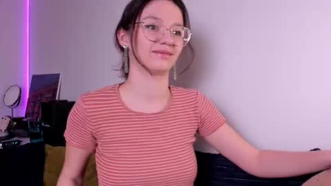 Snapshot of miabellee_ chatting on 02-26-26, 09:03 mia online show from 02-26-26, 09:03