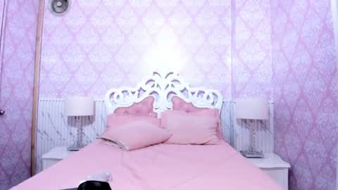 Snapshot of miabloom19 chatting on 06-14-26, 01:58 Mia online show from 06-14-26, 01:58
