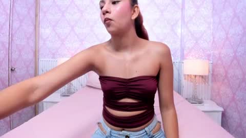 Snapshot of miabloom19 chatting on 06-14-26, 02:24 Mia online show from 06-14-26, 02:24