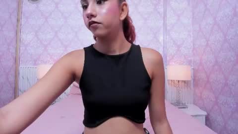 Snapshot of miabloom19 chatting on 06-18-26, 11:42 Mia online show from 06-18-26, 11:42