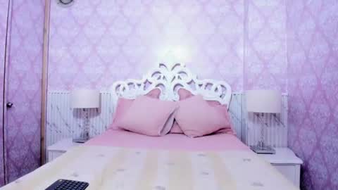 Snapshot of miabloom19 chatting on 06-24-26, 11:04 Mia online show from 06-24-26, 11:04