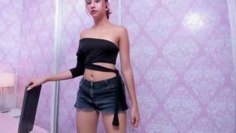 Snapshot of miabloom19 chatting on 06-25-26, 11:53 Mia online show from 06-25-26, 11:53