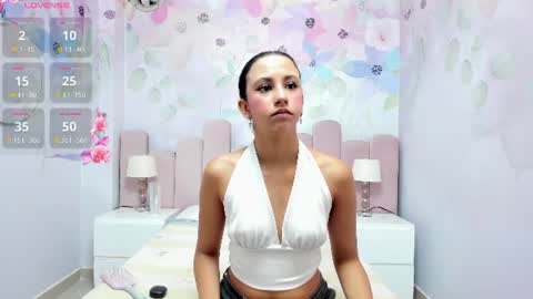 Snapshot of miabloom19 chatting on 07-09-26, 11:31 Mia online show from 07-09-26, 11:31