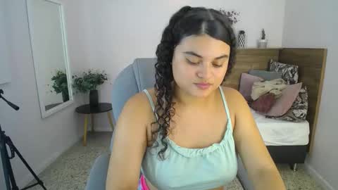 Snapshot of miabloomm chatting on 10-07-25, 03:47 Miabloomm online show from 10-07-25, 03:47