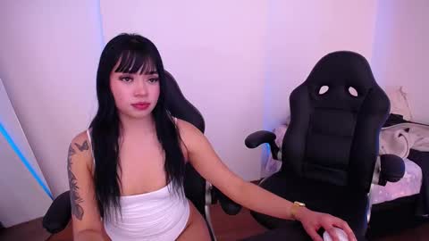 Snapshot of miablum_ chatting on 02-10-26, 11:31 Mia Blum online show from 02-10-26, 11:31