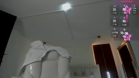 Snapshot of miabrunette23 chatting on 06-26-26, 03:33 MIA online show from 06-26-26, 03:33