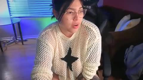 Snapshot of miacanela_xo chatting on 12-15-24, 05:02 Mia online show from 12-15-24, 05:02