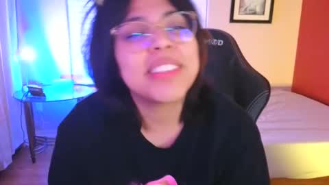 Snapshot of miacanela_xo chatting on 12-18-24, 07:36 Mia online show from 12-18-24, 07:36