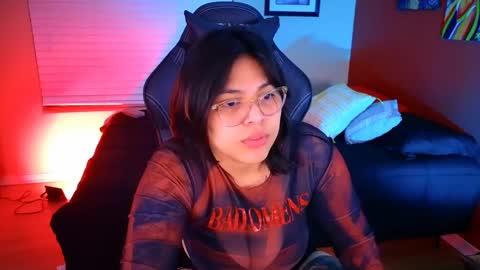 Snapshot of miacanela_xo chatting on 12-29-24, 02:17 Mia online show from 12-29-24, 02:17