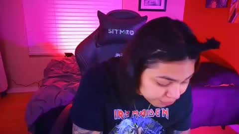 Snapshot of miacanela_xo chatting on 12-31-24, 01:26 Mia online show from 12-31-24, 01:26