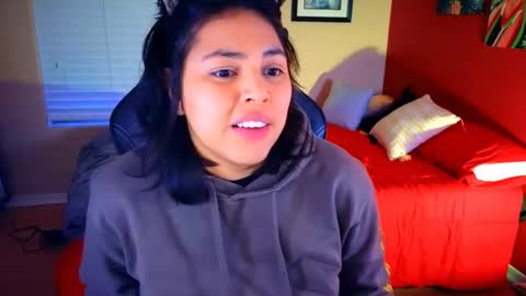 Snapshot of miacanela_xo chatting on 01-08-25, 12:28 Mia online show from 01-08-25, 12:28