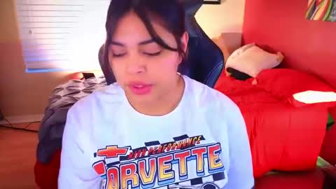 Snapshot of miacanela_xo chatting on 01-09-25, 12:25 Mia online show from 01-09-25, 12:25