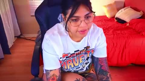 Snapshot of miacanela_xo chatting on 01-09-25, 03:26 Mia online show from 01-09-25, 03:26