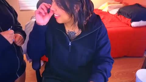 Snapshot of miacanela_xo chatting on 01-11-25, 05:20 Mia online show from 01-11-25, 05:20