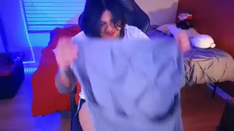 Snapshot of miacanela_xo chatting on 01-27-25, 03:26 Mia online show from 01-27-25, 03:26