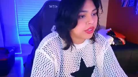 Snapshot of miacanela_xo chatting on 01-28-25, 03:47 Mia online show from 01-28-25, 03:47