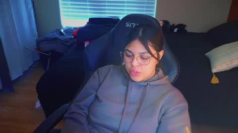 Snapshot of miacanela_xo chatting on 02-22-25, 11:57 Mia online show from 02-22-25, 11:57