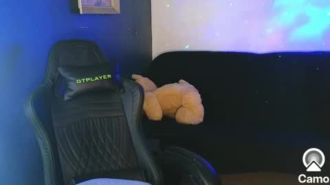 Snapshot of miacanela_xo chatting on 09-21-25, 12:01 Mia online show from 09-21-25, 12:01