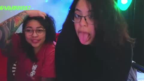 Snapshot of miacanela_xo chatting on 10-09-25, 02:31 Mia online show from 10-09-25, 02:31