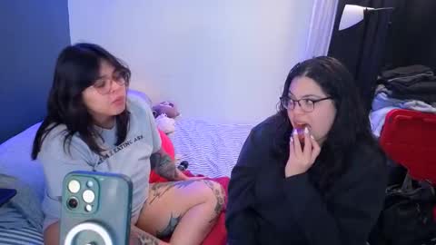 Mia online show from 02-11-26, 03:33