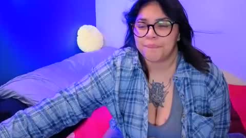 Mia online show from 05-25-26, 02:28